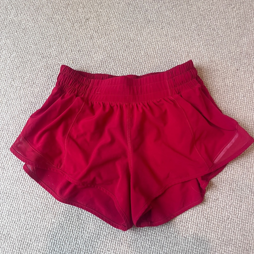 Lululemon Hotty Hot Low-Rise Lined Shorts 2.5”